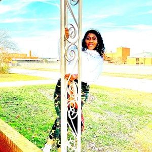 Meet your Posher, Sabrina